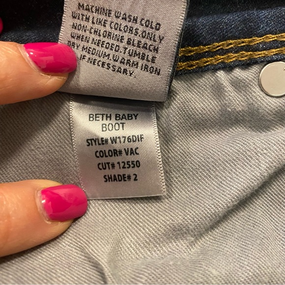 Hudson Beth Baby Boot jeans signature flap pocket. Size 28 - Picture 6 of 12
